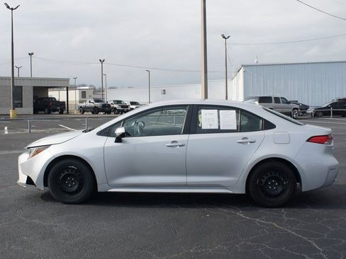 Used 2021 Toyota Corolla LE image 8