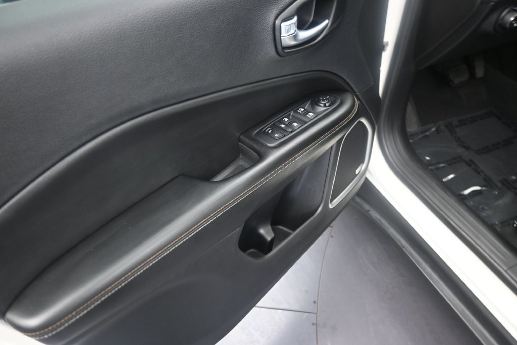 Used 2021 Jeep Compass Latitude w/ Sun and Sound Group FWD image 10