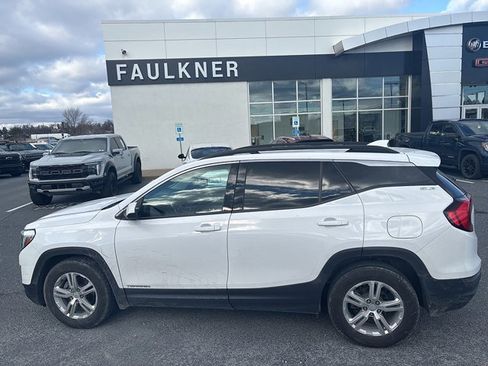 Used 2019 GMC Terrain SLE w/ Driver Convenience Package image 2