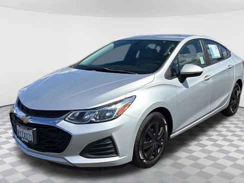 Used 2019 Chevrolet Cruze LS w/ LS Fleet Convenience Package FWD image 1