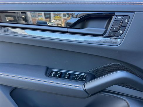 New 2025 Porsche Cayenne Turbo GT image 12