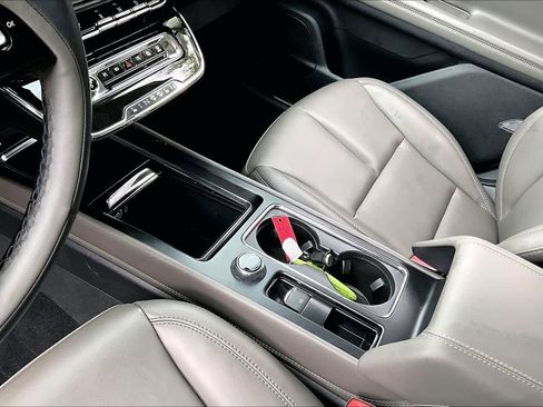 Used 2025 Lincoln Corsair FWD image 15
