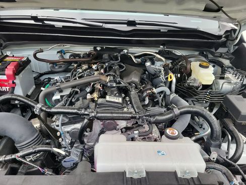 Certified 2026 Toyota Tacoma SR5 AWD/4WD image 34