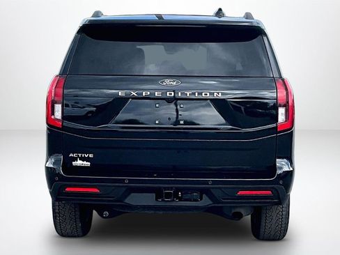Used 2025 Ford Expedition Active AWD/4WD image 5