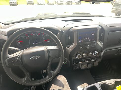 Used 2024 Chevrolet Silverado 1500 Custom Trail Boss AWD/4WD image 10