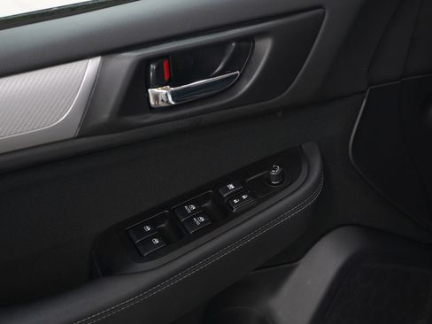 Used 2018 Subaru Outback 2.5i Premium image 22