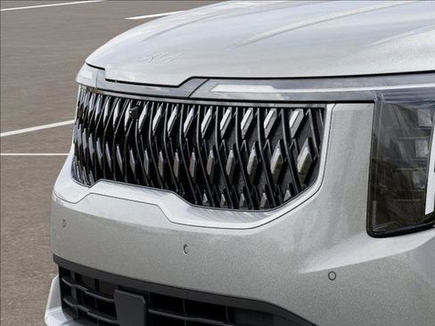 Used 2025 Kia Carnival EX image 12