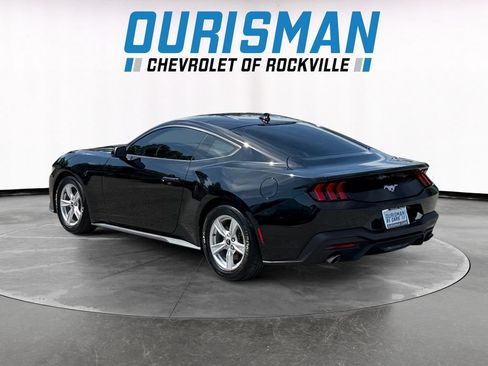 Used 2024 Ford Mustang Coupe RWD image 4