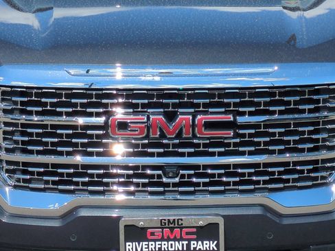 Used 2023 GMC Acadia Denali w/ Denali Ultimate Package AWD/4WD image 47