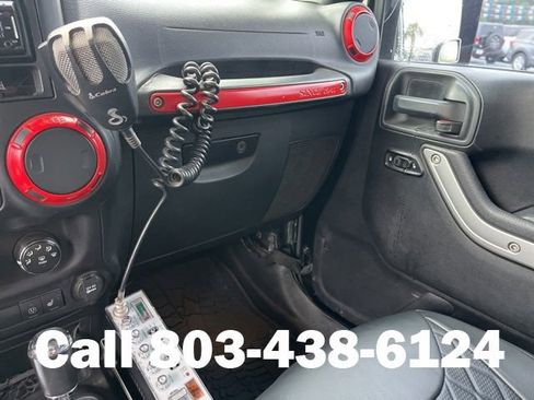 Used 2016 Jeep Wrangler Unlimited Rubicon AWD/4WD image 25