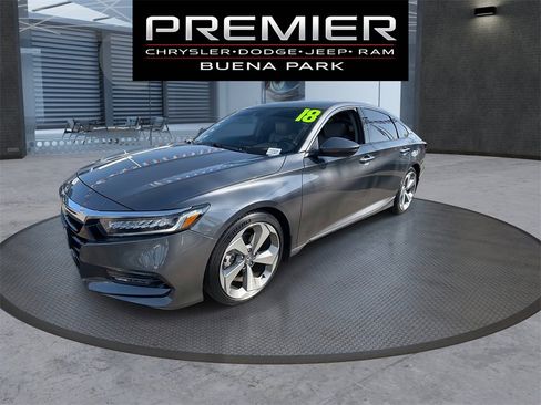 Used 2018 Honda Accord Touring image 3