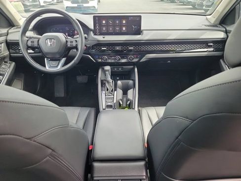 Used 2025 Honda Accord Touring image 4