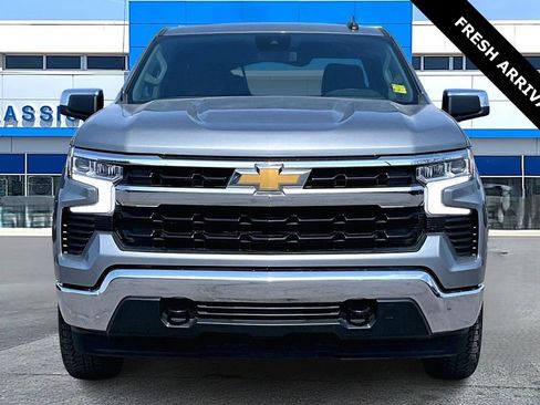 Used 2024 Chevrolet Silverado 1500 LT image 2
