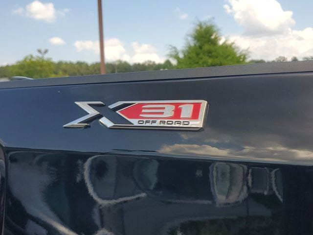 Used 2019 GMC Sierra 1500 SLT w/ SLT Premium Plus Package AWD/4WD image 8