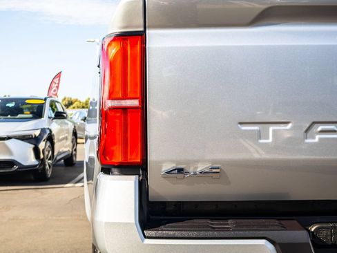 Used 2026 Toyota Tacoma SR5 AWD/4WD image 13