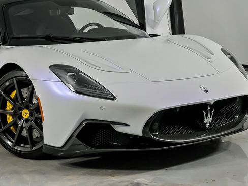 Used 2022 Maserati MC20 Coupe RWD image 3