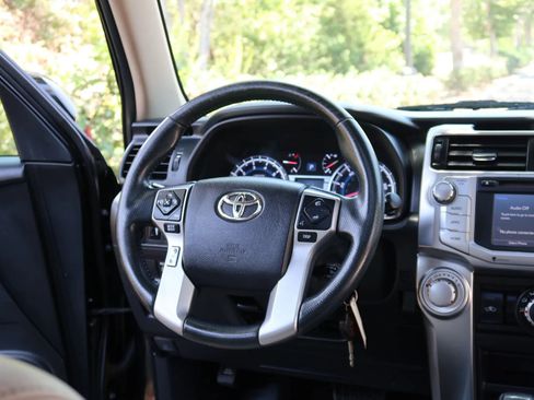 Used 2016 Toyota 4Runner SR5 Premium AWD/4WD image 28