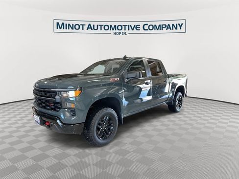 Used 2025 Chevrolet Silverado 1500 Custom Trail Boss AWD/4WD image 4