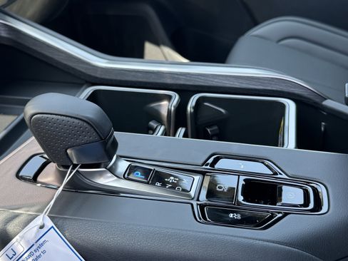New 2026 Lexus TX 500h AWD image 23