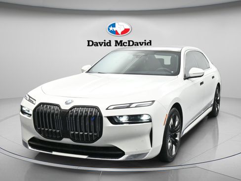 Used 2023 BMW i7 xDrive60 AWD/4WD image 4