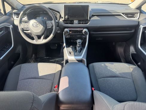 Used 2025 Toyota RAV4 XLE image 41
