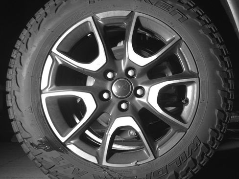 Used 2025 Jeep Compass Trailhawk AWD/4WD image 15