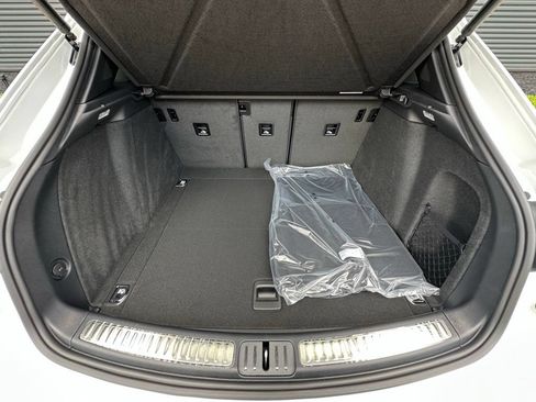 Used 2026 Porsche Macan AWD/4WD image 42