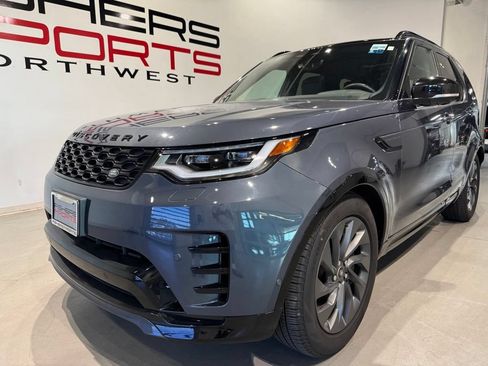 Used 2024 Land Rover Discovery Dynamic SE AWD/4WD image 2