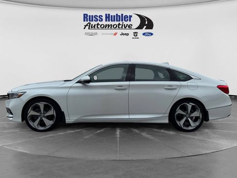 Used 2019 Honda Accord Touring image 2