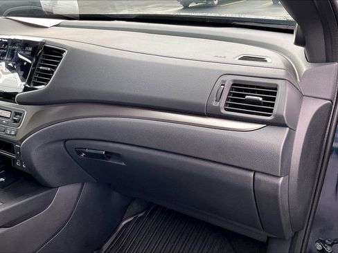 Used 2025 Honda Passport EX-L image 16