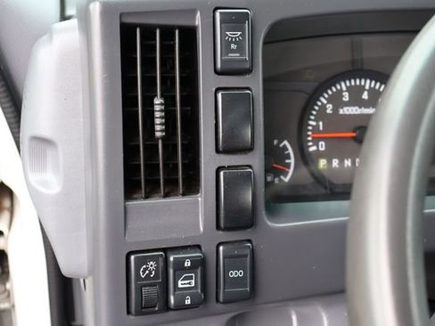 Used 2019 Isuzu NPR RWD image 8