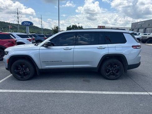 Used 2023 Jeep Grand Cherokee L Altitude AWD/4WD image 4