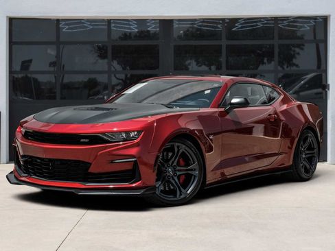 Used 2022 Chevrolet Camaro SS RWD image 1