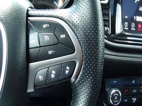 Certified 2024 Dodge Durango SXT AWD/4WD image 25