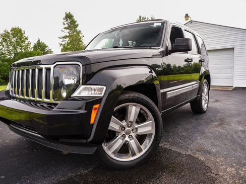 Used 2012 Jeep Liberty Limited Jet image 25