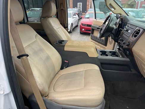 Used 2011 Ford F350 Lariat w/ Lariat Interior Pkg image 13