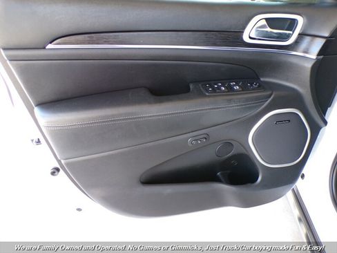 Used 2020 Jeep Grand Cherokee Summit AWD/4WD image 11