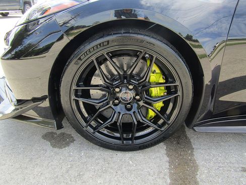 Used 2024 Chevrolet Corvette Z06 w/ Z07 Performance Package RWD image 26