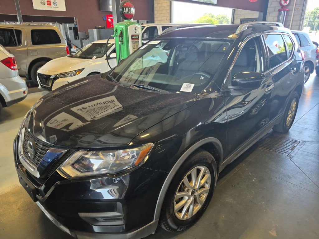 Used 2020 Nissan Rogue S w/ Special Edition Package FWD image 2