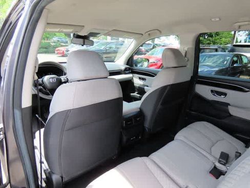 Certified 2023 Honda Pilot LX image 16