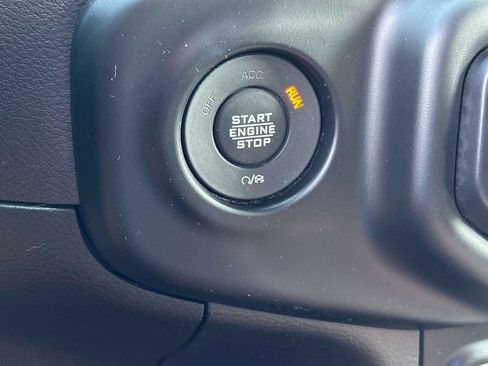 Used 2023 Jeep Wrangler Unlimited Sahara AWD/4WD image 31