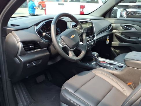 Certified 2023 Chevrolet Traverse LT w/ LT Premium Package AWD/4WD image 9