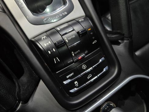 Used 2013 Porsche Cayenne GTS image 79