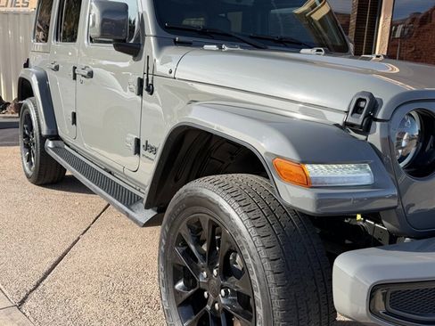 Used 2023 Jeep Wrangler Unlimited Sahara image 21