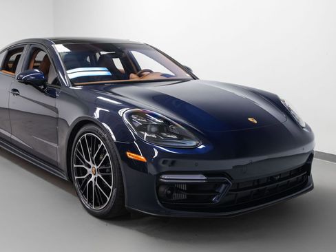 Certified 2023 Porsche Panamera GTS image 9