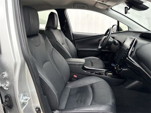 Used 2022 Toyota Prius Prime XLE image 30