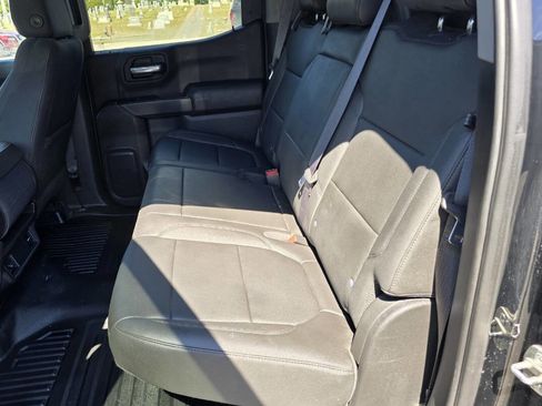 Used 2019 Chevrolet Silverado 1500 W/T w/ Z71 Off-Road Package AWD/4WD image 18
