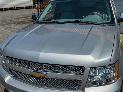 Used 2010 Chevrolet Avalanche LT w/ Luxury Package RWD image 13