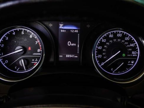 Used 2020 Toyota Camry SE FWD image 33
