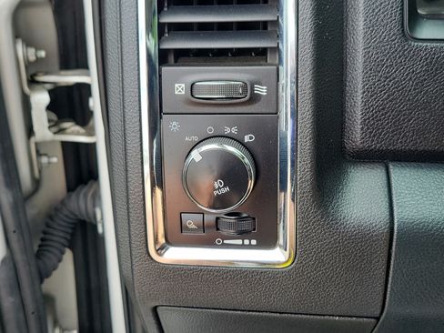 Used 2016 RAM 1500 Laramie AWD/4WD image 22